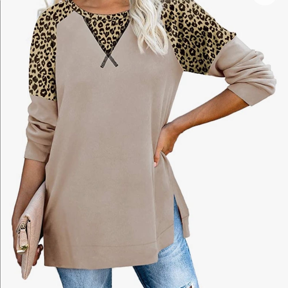 Leopard print and cream pullover, M